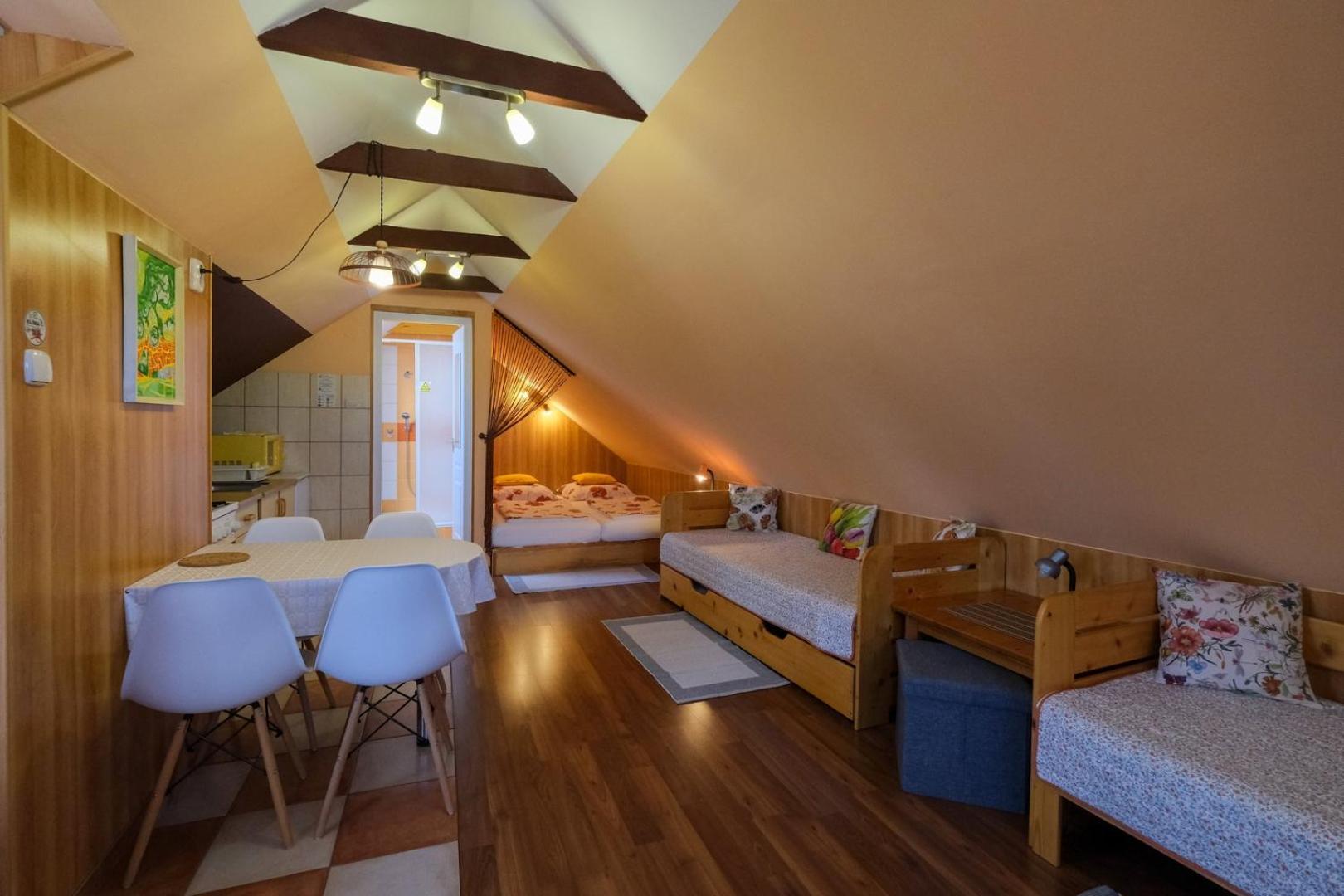 4 Evszak Apartman Jula Exterior foto
